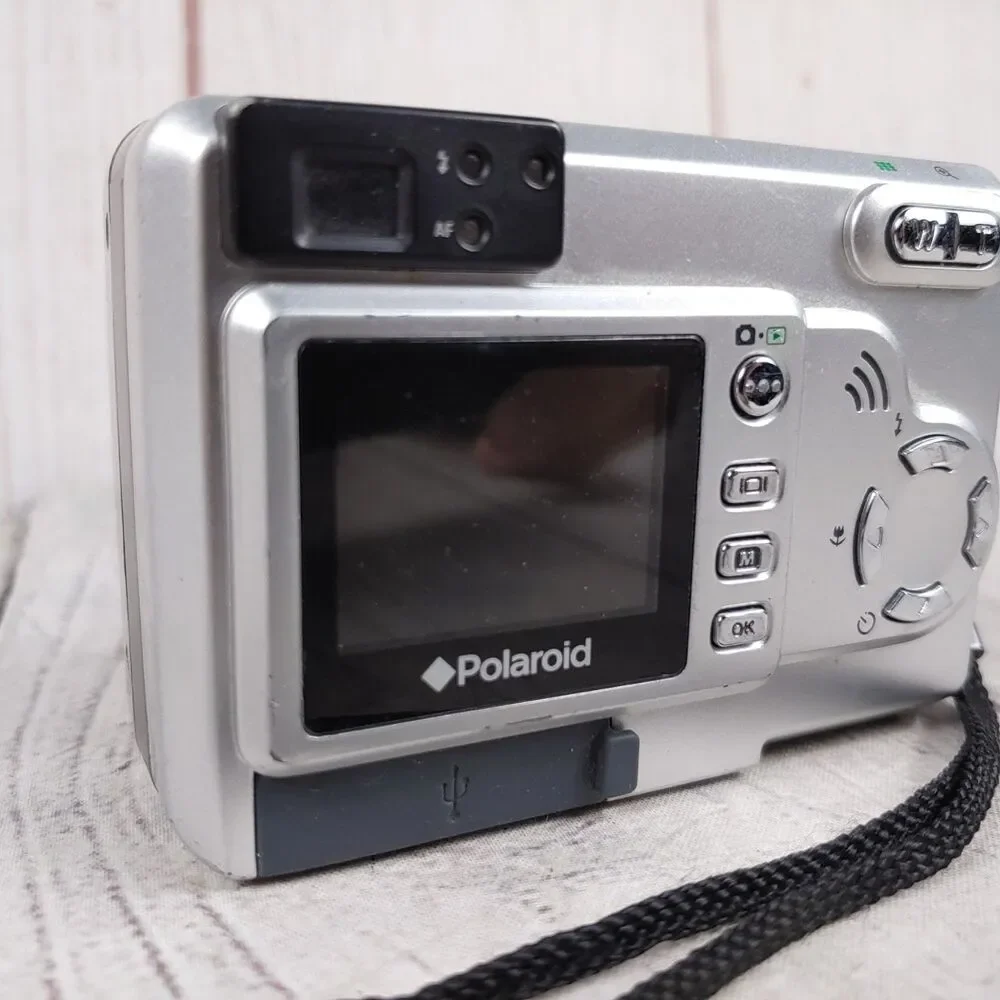 Polaroid PDC 5355 5.3MP Compact Digital Camera SILVER, 3365 Y2K - TESTED WORKING